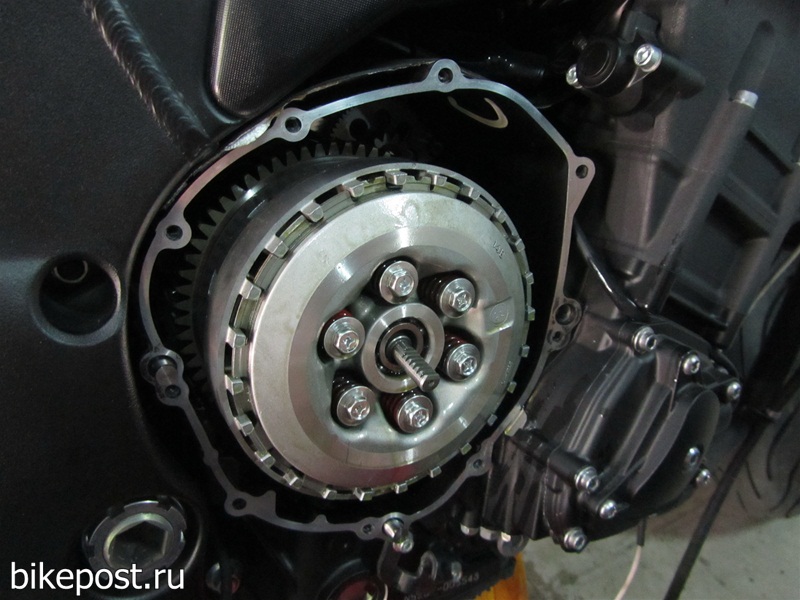 Решение проблемы сцепления в мотоциклах Yamaha YZF-R1 2009 - Graves Motorsports clutch kit + EBC SRK 096 kit