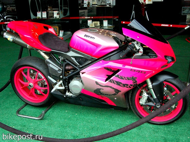 Розовый Ducati 848 из Трансформеров 2