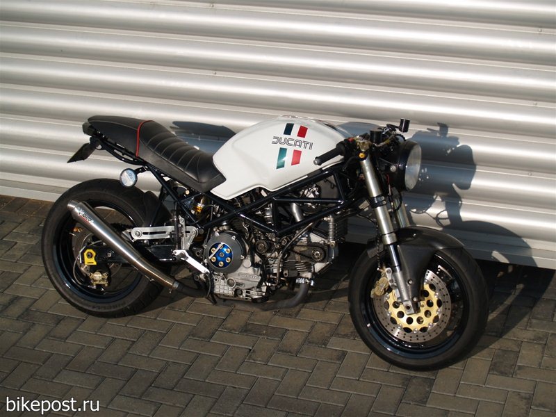 Тюнингованный мотоцикл Ducati Monster 900