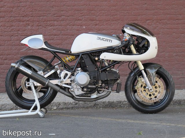 Кафе рейсер Ducati 900SS от Rocket Garage
