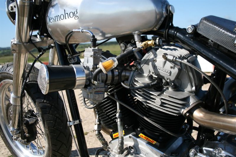 Мотоцикл Desmohog с двигателем DesmoHarley