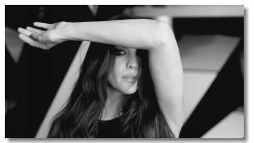 Liv Tyler - Need You Tonight (WebRip 720p)