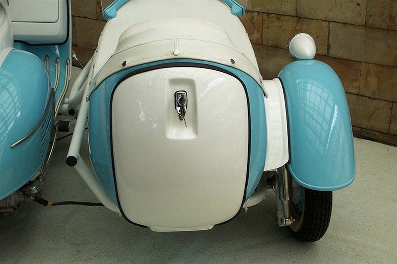 Скутер Vespa с коляской Arsscoot